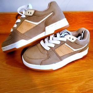 Children shoes size 28